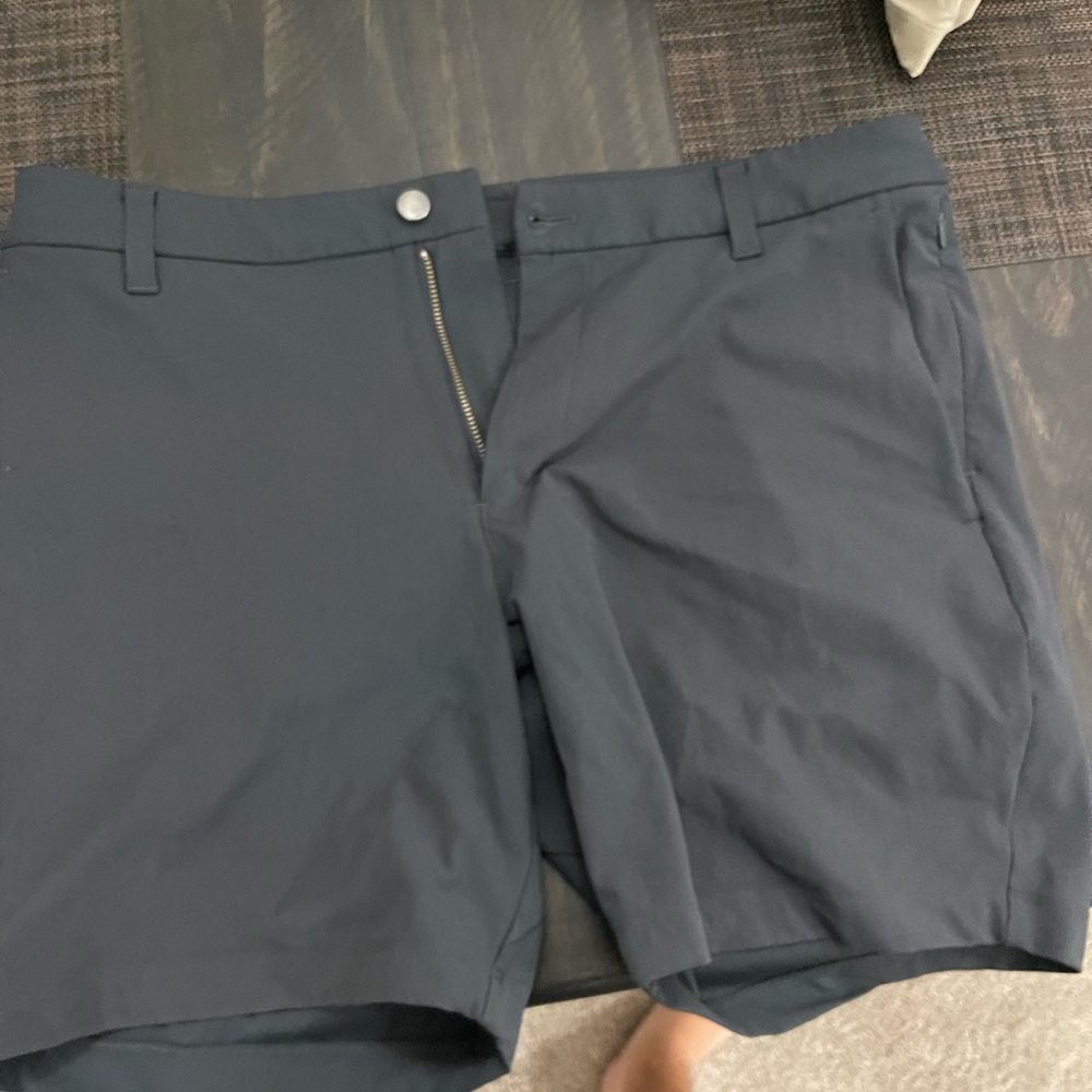34 inch LULULEMON COMMISSION SHORT 7 inch inseam